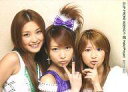 【中古】生写真(ハロプロ)/アイドル/モーニング娘。 モーニング娘。/石川・辻・矢口(3人)/横型・センター辻・ピース・背景ベージュ・トレカサイズ/公式生写真