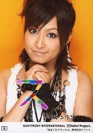 【中古】生写真(ハロプロ)/アイドル/モーニング娘。 9 : モーニング娘。/リンリン/バストアップ・衣装白・両手重ね・背景オレンジ・メッセージ入り/「気まぐれプリンセス」発売記念イベント
