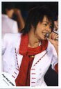 【中古】生写真(ジャニーズ)/アイドル/Hey! Say! JUMP Hey!Say!JUMP/有岡大貴/ライブフォト・上半身・衣装白赤・ストール・左手マイク・目線右向き/公式生写真