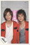 【中古】生写真(ジャニーズ)/アイドル/NEWS NEWS/草野博紀・小山慶一郎/上半身・衣装赤・インナー白グレー・背景グレー・コンクリートの壁/公式生写真 200円