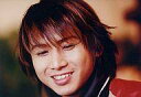 【中古】生写真(ジャニーズ)/アイドル/KinKi Kids KinKi Kids/堂本光一/横型・顔アップ・ジャージ黒赤・笑顔・左向き・枠無し/公式生写真