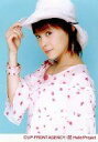【中古】生写真(ハロプロ)/アイドル/Hello! Project 松浦亜弥/バストアップ・衣装白ピンク・左向き・右手帽子・背景水色/公式生写真