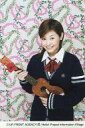 【中古】生写真(ハロプロ)/アイドル/Hello! Project 松浦亜弥/上半身・制服黒・リボン赤・ウクレレを弾く・背景白ピンク緑・Alo-Hello・ポストカードサイズ/公式生写真