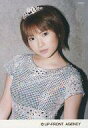 【中古】生写真(ハロプロ)/アイドル/モーニング娘。 モーニング娘。/安倍なつみ/バストアップ・衣装銀・ティアラ・顔傾げ・背景コンクリート/公式生写真