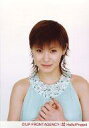 【中古】生写真(ハロプロ)/アイドル/Hello! Project 松浦亜弥/バストアップ・衣装水色・両手組み・背景白・微笑/公式生写真