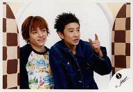 【中古】生写真(ジャニーズ)/アイドル/ジャニーズ ジャニーズ/田中聖・長谷川純/横型・バストアップ・田中柄Tシャツ黒白・長谷川左手指差し