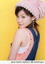 【中古】生写真(ハロプロ)/アイドル/Hello! Project 松浦亜弥/バストアップ・衣装青ピンク・ニット帽・左向き・背景黄色/公式生写真