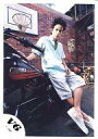【中古】生写真(ジャニーズ)/アイドル/V6 V6/岡田准一/全身 シャツ水色 バイクに座り 背景バスケットゴール レンガの壁/公式生写真