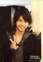 【中古】生写真(ジャニーズ)/アイドル/Sexy Zone SexyZone/佐藤勝利/上半身・衣装黒グレー・右手ピース・笑顔/JOHNNYS’2020 WOR...