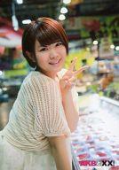 【中古】生写真(AKB48・SKE48)/アイドル/AKB48 山内鈴蘭/バストアップ・衣装白・左手ピース/AKBと××!