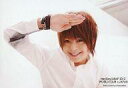 【中古】生写真(ジャニーズ)/アイドル/Hey! Say! JUMP Hey!Say!JUMP/有岡大貴/横型・バストアップ・シャツ白・右手パー・頭・背景白/H...