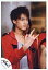【中古】生写真(ジャニーズ)/アイドル/NEWS NEWS/内博貴/上半身・衣装赤・インナーグレー・右手指立て・ポーズ・後ろに錦戸/公式生写真 240円