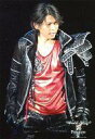 【中古】生写真(ジャニーズ)/アイドル/タッキー&翼 タッキー&翼/今井翼/ライブフォト・膝上・衣装黒・インナー赤・目線右・背景黒/World’s Wing 翼...