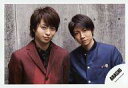 【中古】生写真(ジャニーズ)/アイドル/嵐 嵐/櫻井翔・相葉雅紀/横型・バストアップ・櫻井衣装赤・相葉衣装青・カメラ目線・背景コンクリート/公式生写真(3)