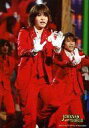 【中古】生写真(ジャニーズ)/アイドル/Sexy Zone SexyZone/菊池風磨/ライブフォト・膝上・衣装赤・手袋・両手パー・後ろに五関/JOHNNYS’...
