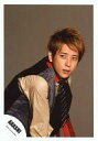 【中古】生写真(ジャニーズ)/アイドル/嵐 嵐/二宮和也/上半身・シャツ白・ベストグレー・目線左・背景グレー/公式生写真