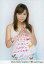 【中古】生写真(ハロプロ)/アイドル/モーニング娘。 モーニング娘。/保田圭/膝上・衣装白・両手合わせ・メッセージ入り・背景白/公式生写真 200円