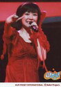 【中古】生写真(ハロプロ)/アイドル/Berryz工房 Berryz工房/清水佐紀/上半身・ライブフォト・右手前出し・左手マイク・衣装赤・背景黒/Berryzz工房コンサートツアー2009秋~目立ちたい~