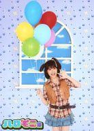 【中古】生写真(ハロプロ)/アイドル/モーニング娘。 モーニング娘。/リンリン/膝上・チェック柄シャツ茶色・ベスト・左手パー・右手風船・2Lサイズ/ハロモニ@