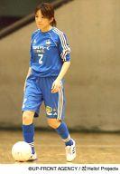 【中古】生写真(ハロプロ)/アイドル/音楽ガッタス 音楽ガッタス/是永美記/全身・ユニフォーム青・足元にボール・すかいらーく・背番号2・屋内/公式生写真