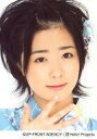 【中古】生写真(ハロプロ)/アイドル/Berryz工房 Berryz工房/清水佐紀/顔アップ・着物水色花柄・右手あご・背景白/公式生写真