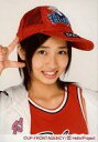 【中古】生写真(ハロプロ)/アイドル/Berryz工房 Berryz工房/須藤茉麻/バストアップ・衣装白赤・帽子・右手ピース・背景白/公式生写真