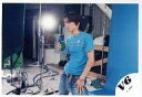 【中古】生写真(ジャニーズ)/アイドル/V6 V6/井ノ原快彦/横型・膝上・衣装青・ジーンズ・体左向き/公式生写真