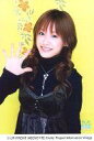 【中古】生写真(ハロプロ)/アイドル/モーニング娘。 モーニング娘。/高橋愛/上半身・衣装黒・右手パー・背景黄色・笑顔・ポストカードサイズ/Alo-Hello