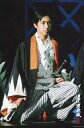 【中古】生写真(ジャニーズ)/アイドル/Hey! Say! JUMP Hey!Say!JUMP/八乙女光/ライブフォト・全身・しゃがみ・膝立て・袴・和服黒白・オレンジ・左手刀/2Lサイズ/滝沢演舞城
