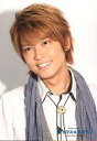 【中古】生写真(ジャニーズ)/アイドル/NEWS(テゴマス) NEWS(テゴマス)/手越祐也/バストアップ衣装白・ストールグレー・目線左・背景白・枠無し/NEWS(テゴマス) 3rdライブ NEWS(テゴマス)のまほう