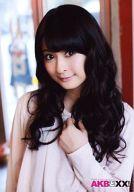 【中古】生写真(AKB48・SKE48)/アイドル/SKE48 小木曽汐莉/上半身・衣装グレー・左手胸元/DVD「AKBと××!」特典