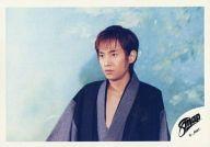 【中古】生写真(ジャニーズ)/アイドル/SMAP SMAP/中居正広/横型・バストアップ・衣装グレー黒・和服・目線左・背景水色/公式生写真