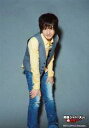 【中古】生写真(ジャニーズ)/アイドル/KinKan kinkan/金内柊真/膝上・衣装黄色・グレー・ジーンズ・両手膝・背景青/関西ジャニーズJr 初 全国ツアー 2013