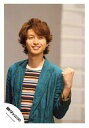 【中古】生写真(ジャニーズ)/アイドル/関ジャニ∞ 関ジャニ∞/大倉忠義/上半身・衣装緑・ボーダーシャツ・左手グー・目線右/公式生写真