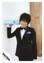 【中古】生写真(ジャニーズ)/アイドル/Sexy Zone SexyZone/中島健人/上半身・衣装白黒・右手にプレゼント・蝶ネクタイ/公式生写真
