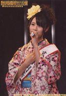 【中古】生写真(AKB48 SKE48)/アイドル/SKE48 高柳明音/上半身 着物ピンク 花柄 右手胸元 左手マイク/モウソウ刑事 Member’s Photo 生写真