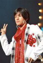 【中古】生写真(ジャニーズ)/アイドル/関西ジャニーズJr. 関西ジャニーズJr./中田大智/ライブフォト・バストアップ・衣装白黒・チェック柄・赤いストール・右手ピース・左手マイク・枠無し/公式生写真