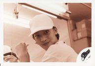 【中古】生写真(ジャニーズ)/アイドル/SMAP Smap/香取慎吾/横型・バストアップ・衣装白・帽子・左向き・モノクロ/公式生写真