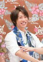 【中古】生写真(ジャニーズ)/アイドル/嵐 嵐/相葉雅紀/上半身・シャツ白・左手右腕・目線右/ARASHI BLAST in Hawaii - ネットショップ駿河屋 楽天市場店