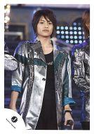 【中古】生写真(ジャニーズ)/アイドル/B.A.D. B.A.D./中間淳太/ライブフォト 膝上 衣装銀 緑 両手下 左手マイク 目線下/公式生写真