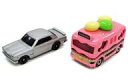 【中古】ミニカー トミカ 45周年記念 日産スカイライン 2000GT-R KPGC10(シルバー)&バースデイスイーツバス 特別カラーバージョン(ピンク) 2...