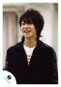 【中古】生写真(ジャニーズ)/アイドル/Travis Japan Travis Japan/阿部顕嵐/バストアップ・ジャージ黒・衣装白.赤・左向き・口開け・室内...
