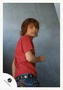 【中古】生写真(ジャニーズ)/アイドル/Veteran Veteran/浜中文一/膝上・シャツ赤・ジーンズ・背中向け・振り向き・背景グレー/公式生写真