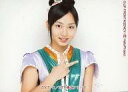 【中古】生写真(ハロプロ)/アイドル/Berryz工房 Berryz工房/須藤茉麻/横型・上半身・衣装緑・白・右手ピース・「2007/1/28 横浜アリーナ」・トレカサイズ/公式生写真