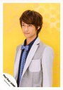 【中古】生写真(ジャニーズ)/アイドル/Hey! Say! JUMP Hey!Say!JUMP/八乙女光/上半身・ジャケットグレー・シャツ青・ネクタイ・体左向き・背景黄/「キミアトラクション」PV&ジャケ写撮影オフショット/公式生写真(3)