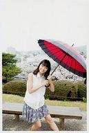 【中古】ポストカード(女性) 深川麻衣(乃木坂46) ポストカード(傘) 「ファースト写真集 ずっと、そばにいたい」 封入特典