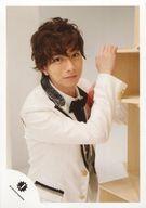 【中古】生写真(ジャニーズ)/アイドル/A.B.C-Z A.B.C-Z/河合郁人/上半身・衣装白黒金・両手木箱の棚・..