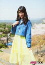 【中古】生写真(AKB48 SKE48)/アイドル/AKB48 北原里英/膝上 衣装青 黄色 デニム生地 右手胸元 左手スカート/DVD「AKBとXX STAGE4-1」特典生写真
