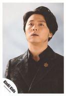 【中古】生写真(ジャニーズ)/アイドル/Kinki Kids Kinki Kids/堂本剛/バストアップ・衣装黒・顔上げ・背景グレー/「夢を見れば傷つくこともある」MV撮影オフショット/公式生写真
