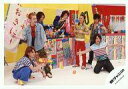 【中古】生写真(ジャニーズ)/アイドル/関ジャニ∞ 関ジャニ∞/集合(7人)/横型・全身・縁日・安田しゃがみ・右手水鉄砲・横山右手駒・丸山膝付き・目線右下・背景黄・赤/公式生写真